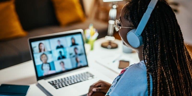 Student on an online English call